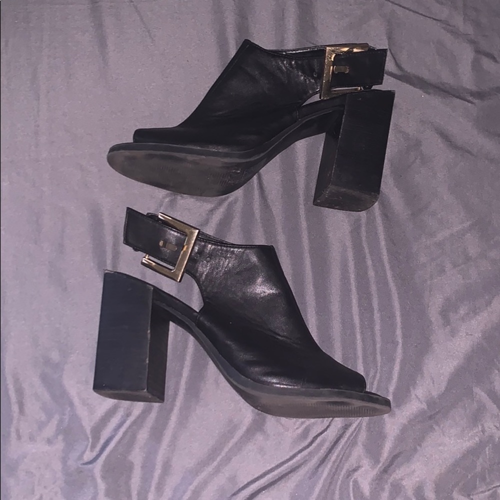 Black chunky heels with buckle